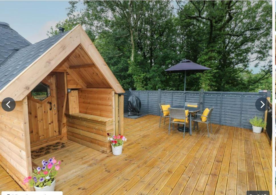 The Hive - Unique Log Cabin With Wood Burning Stove Ludchurch Zewnętrze zdjęcie