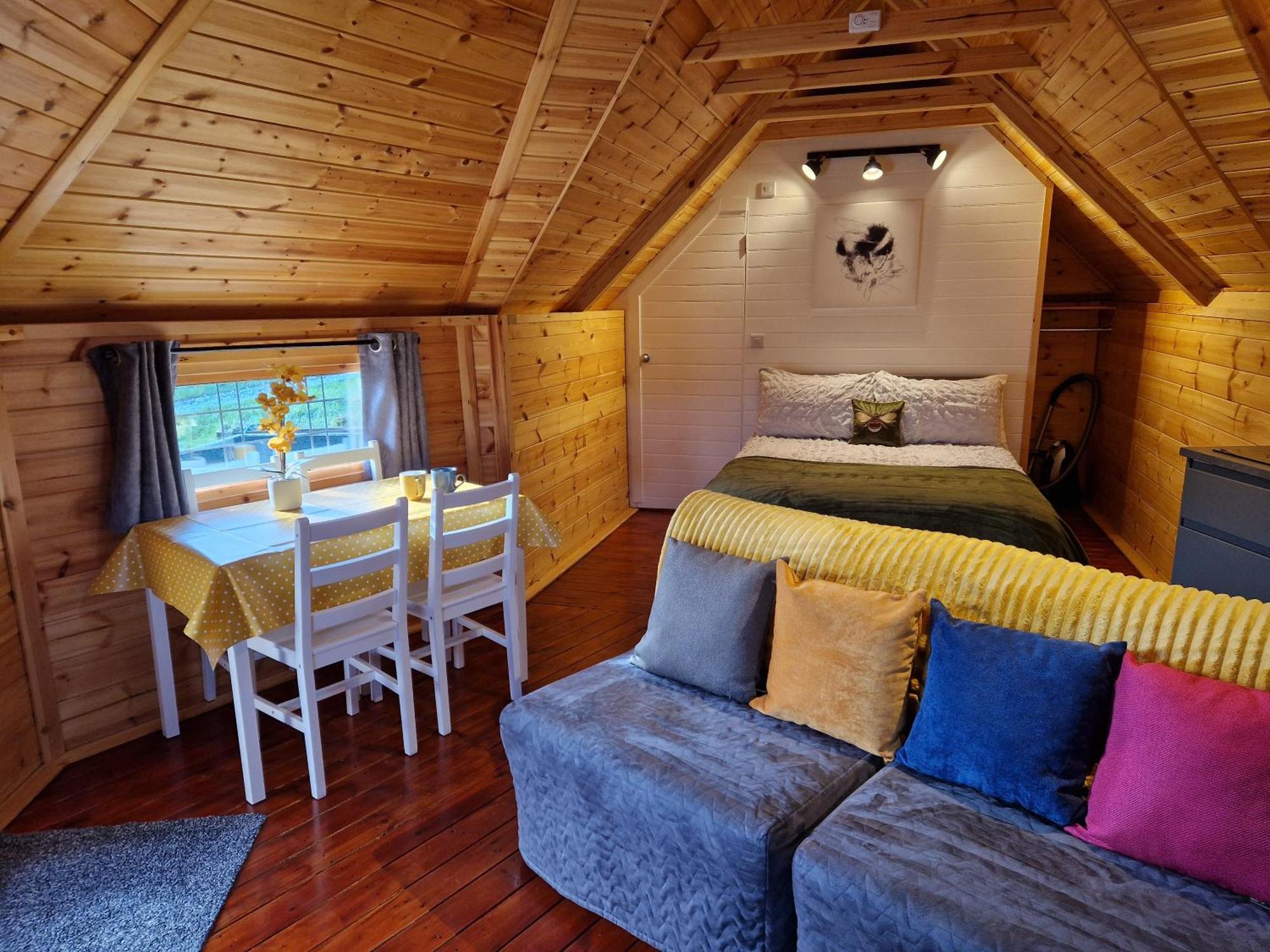 The Hive - Unique Log Cabin With Wood Burning Stove Ludchurch Zewnętrze zdjęcie