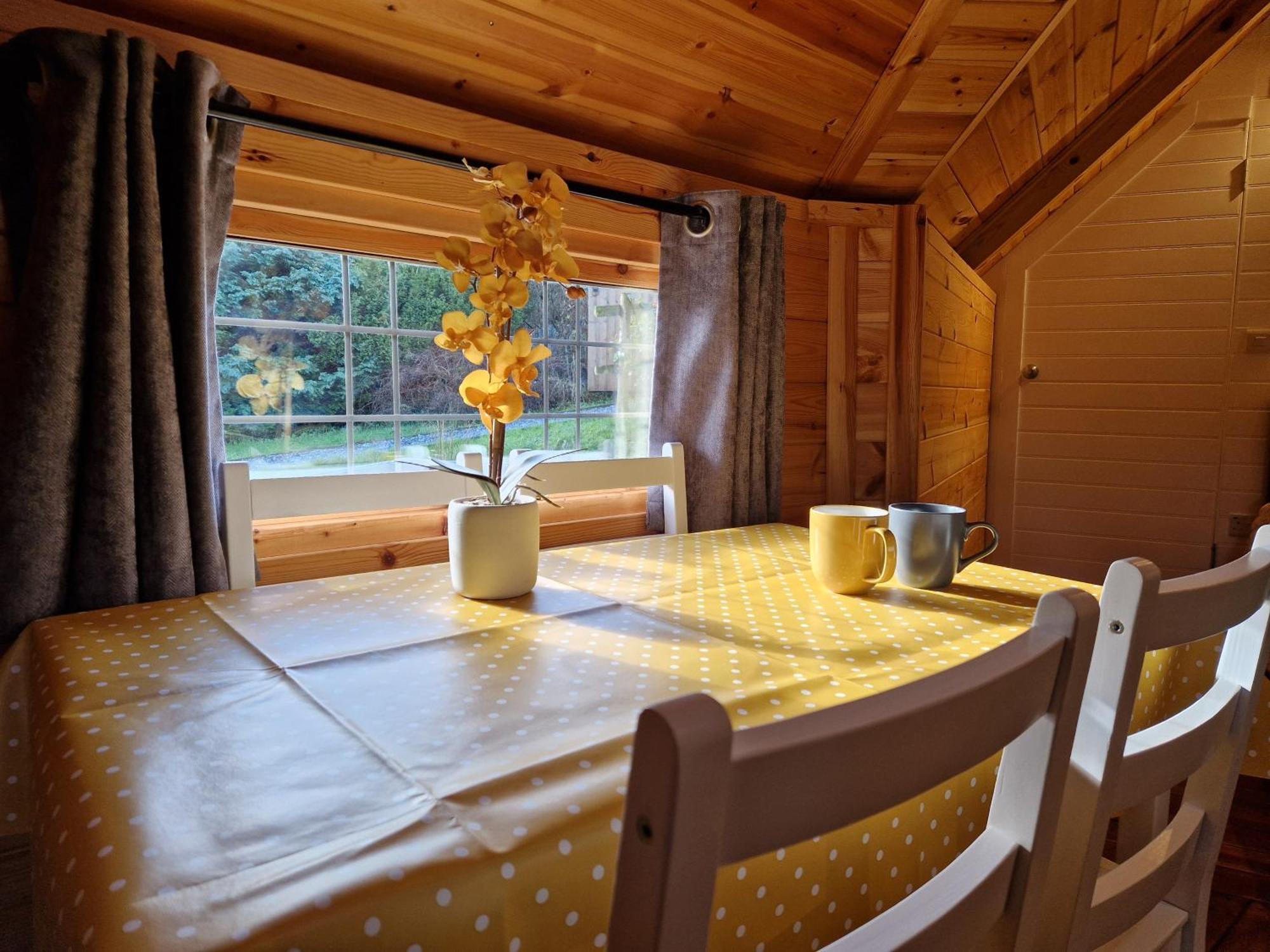 The Hive - Unique Log Cabin With Wood Burning Stove Ludchurch Zewnętrze zdjęcie