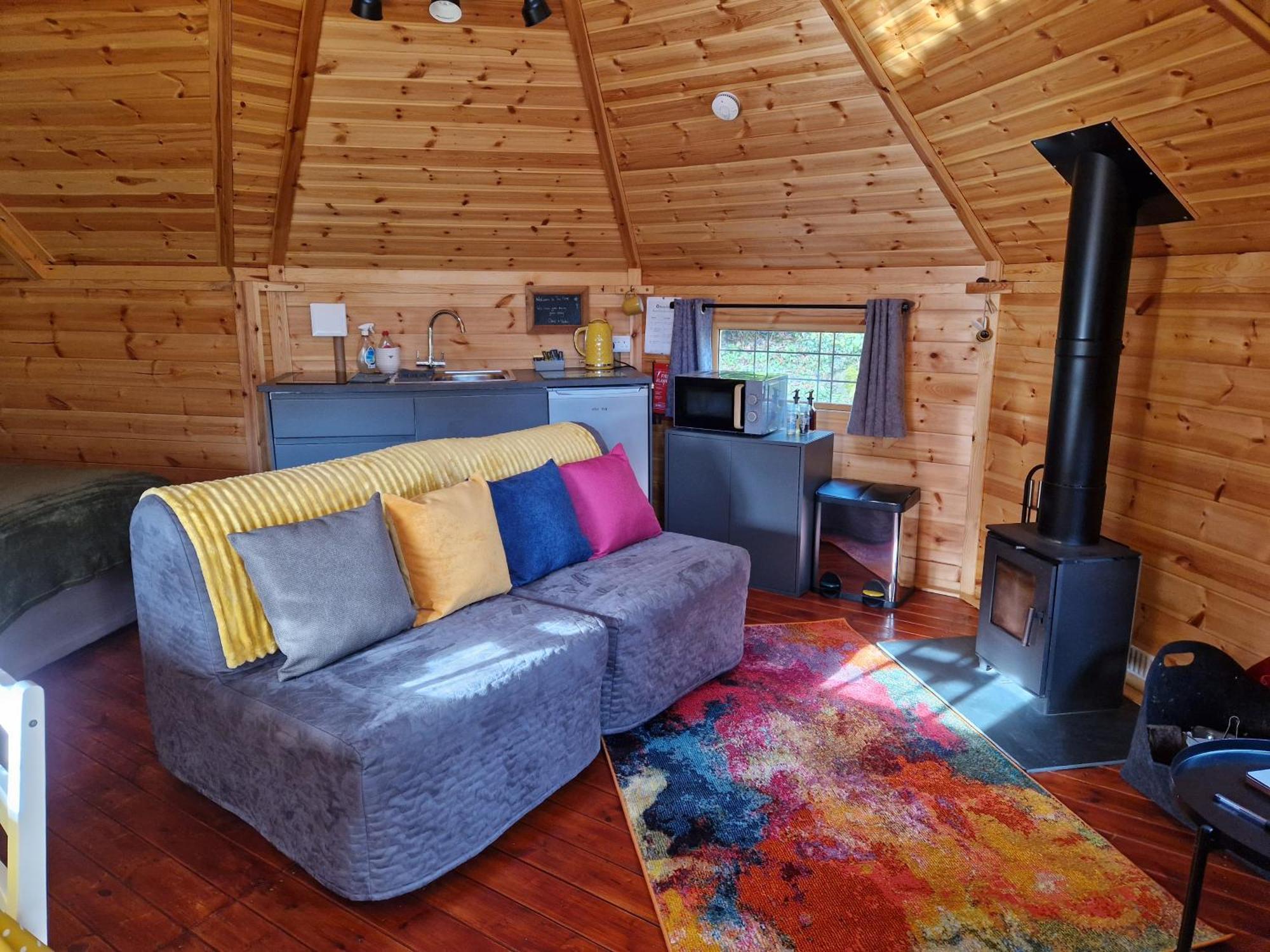 The Hive - Unique Log Cabin With Wood Burning Stove Ludchurch Zewnętrze zdjęcie