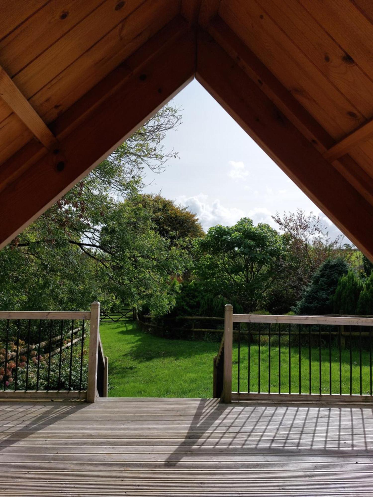 The Hive - Unique Log Cabin With Wood Burning Stove Ludchurch Zewnętrze zdjęcie